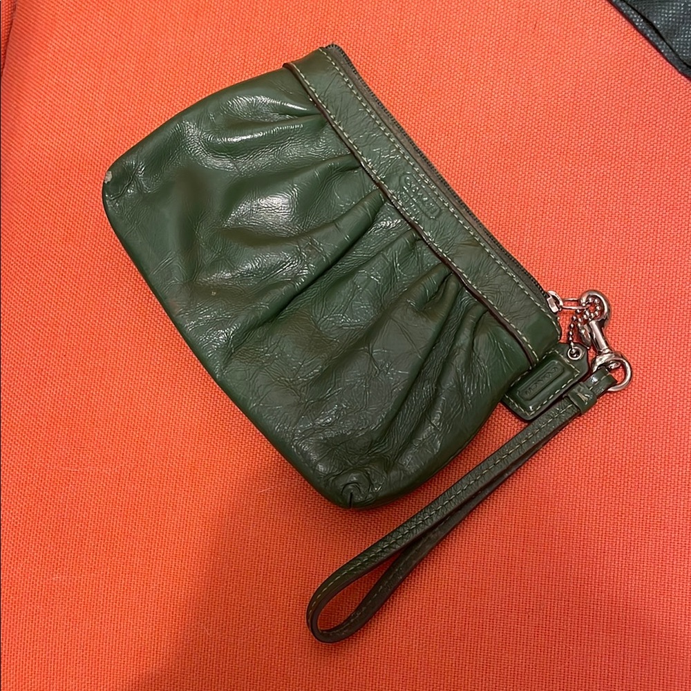 COACH Green Leather Wristlet Clutch